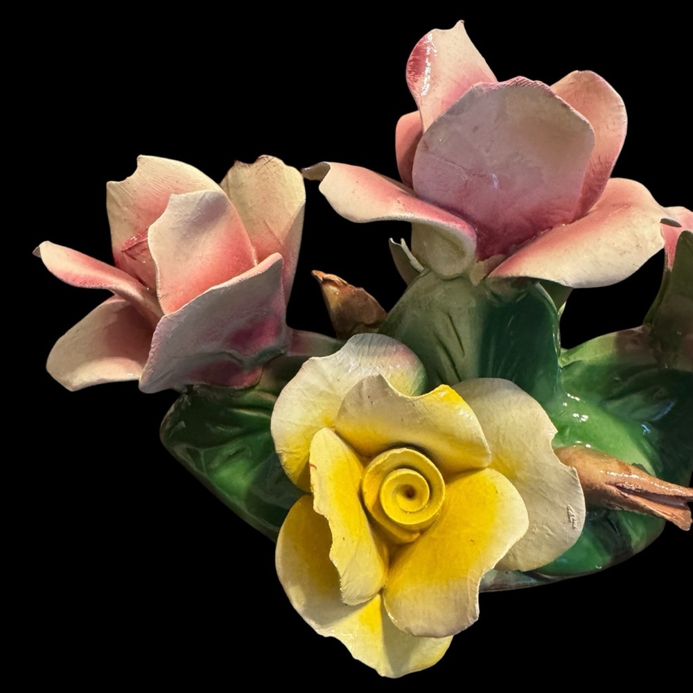 Vintage Capodimonte Italy Porcelain Flower Bouquet in Basket - Picture 7 of 14